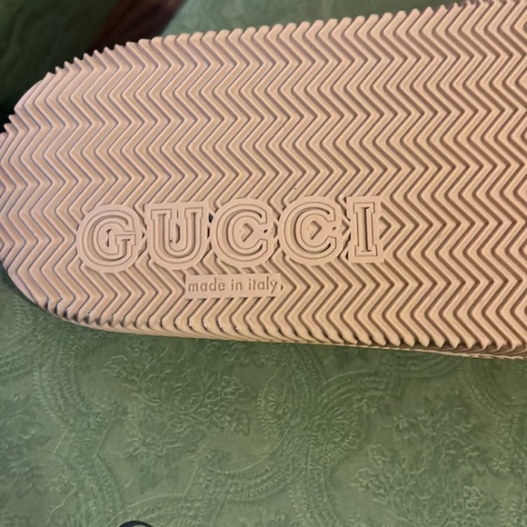 Gucci slides - Picture 4 of 6
